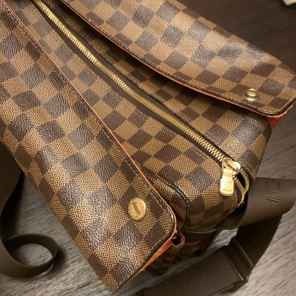 LV Crossbody - Picture 14 of 16